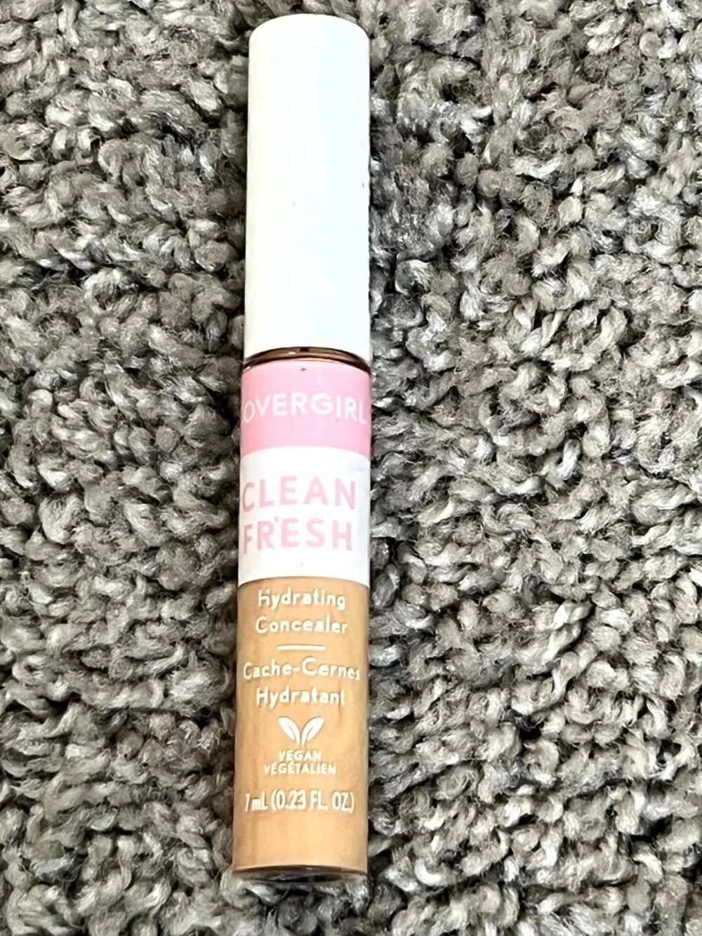 COVERGIRL Clean Fresh Hydrating Concealer Light Medium 0.23 Fl Ounce